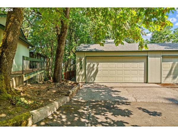 Eugene, OR 97405,265 FOXTAIL DR