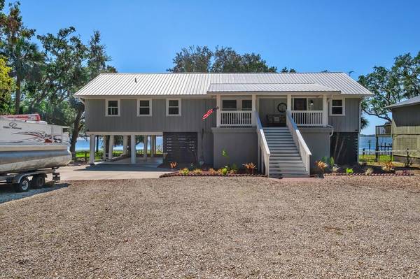 680 Alligator Dr, Alligator Point, FL 32346