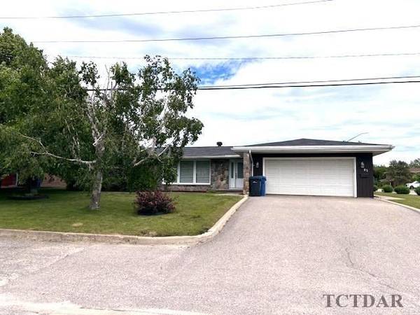 Kapuskasing, ON P5N 3A3,85 AVENUE RD