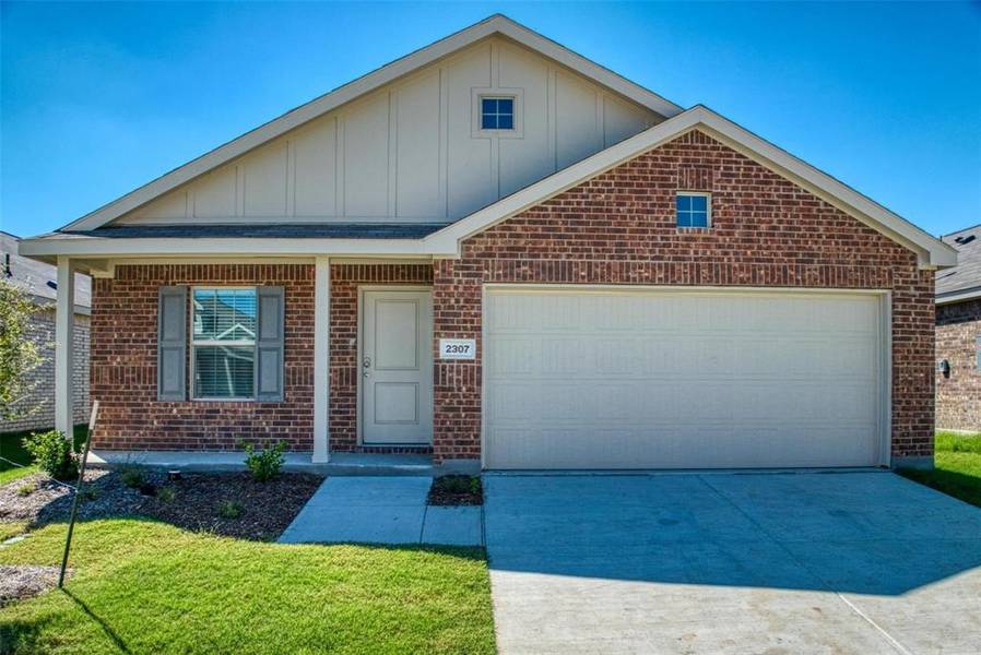 2307 Mobile Drive, Ennis, TX 75119