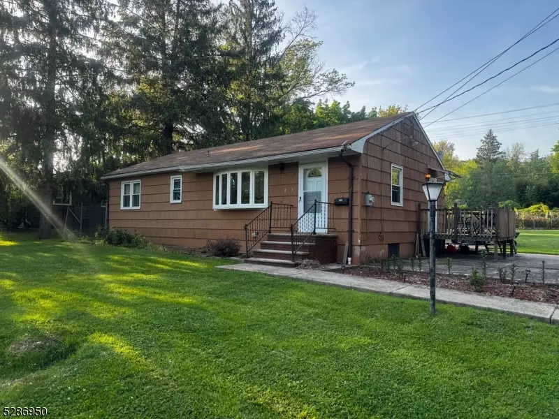 58 Meadowview Rd, Long Hill Twp., NJ 07946