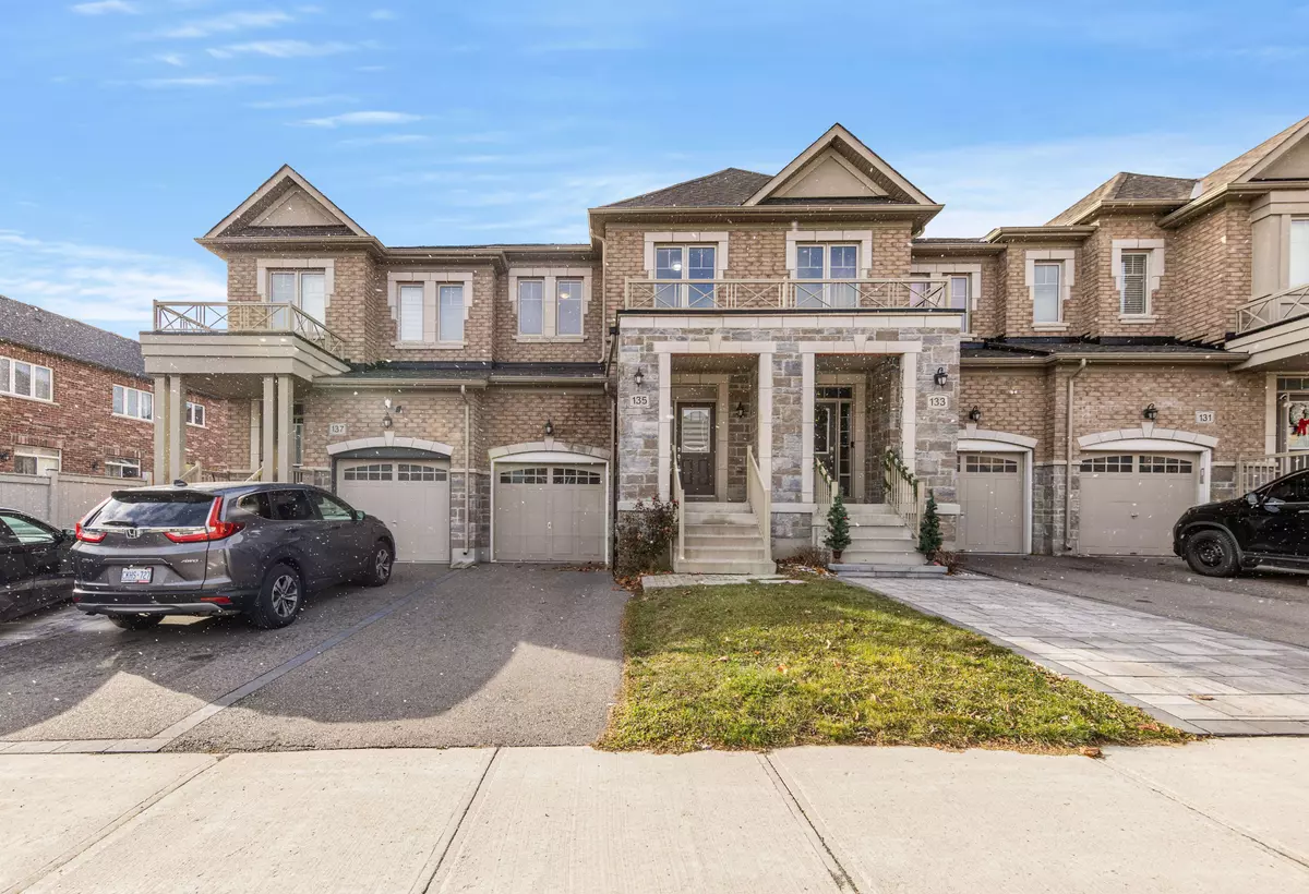 Bradford West Gwillimbury, ON L3Z 0W3,135 Fortis CRES