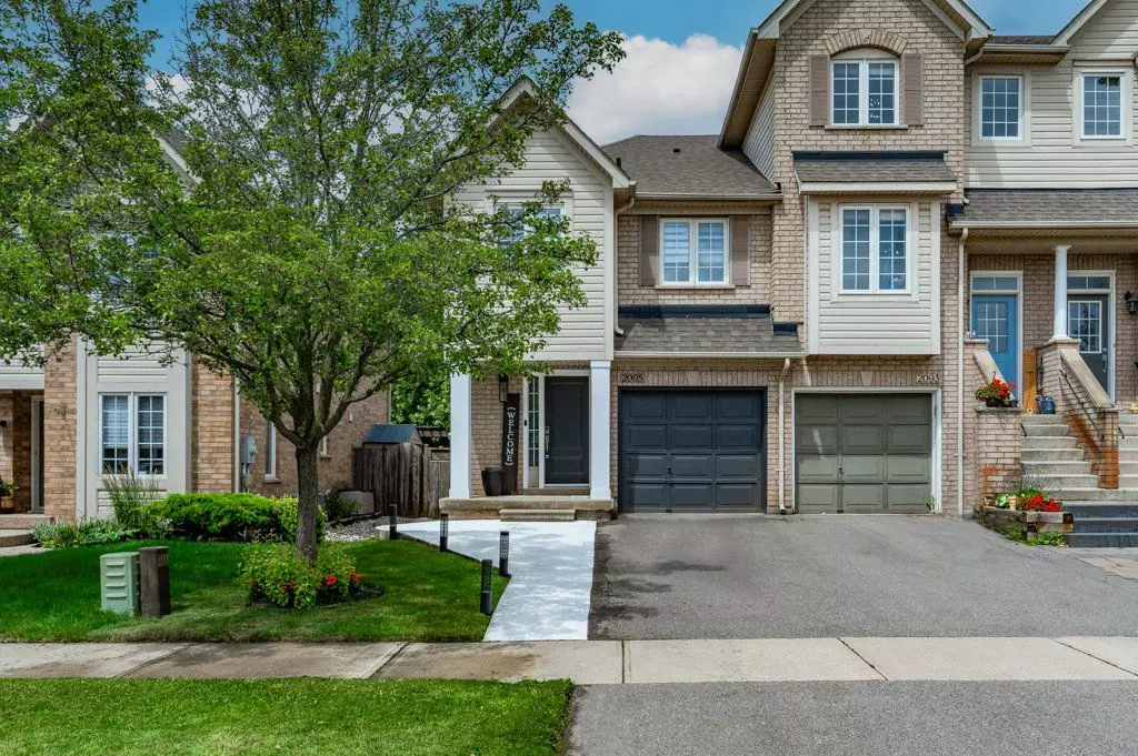 Oakville, ON L6M 3W9,2095 Glenhampton RD