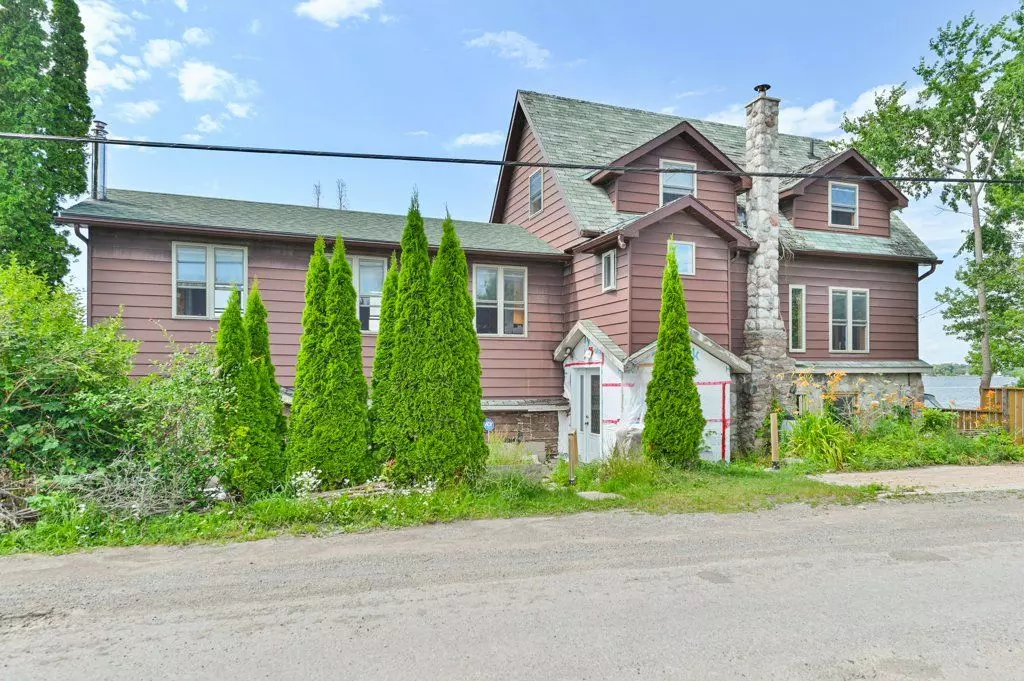 Prince Edward County, ON K8N 4Z1,98 Ridley ST