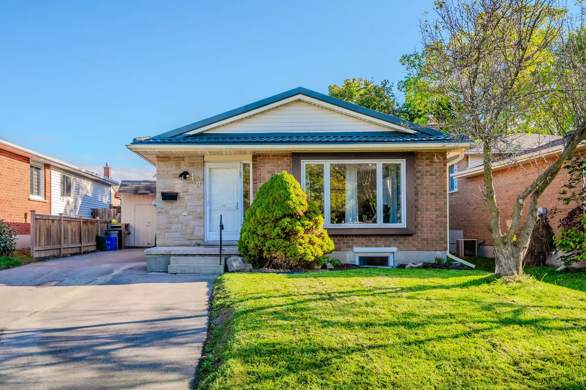 Kitchener, ON N2N 2T5,48 Summerhill CRES