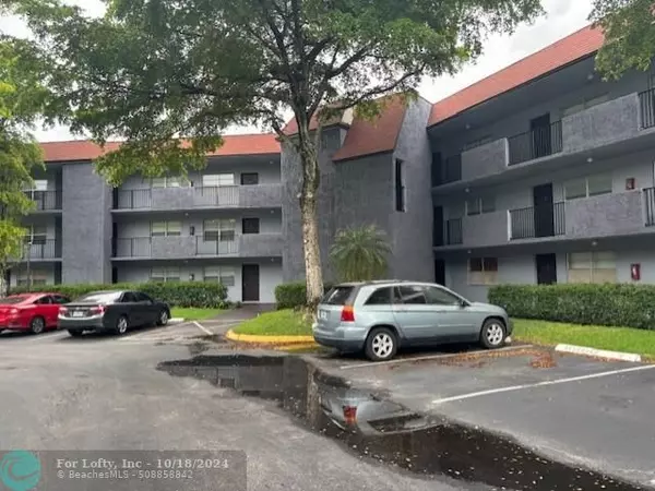 8450 Lagos De Campo Blvd  #310, Tamarac, FL 33321