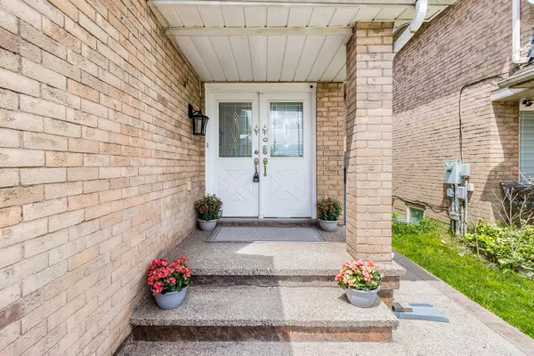 Brampton, ON L6Z 4E7,29 Cheviot CRES