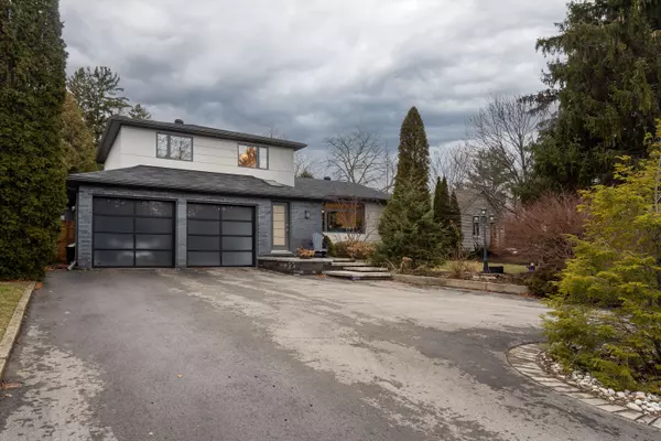 Oakville, ON L6K 1L2,561 Rebecca ST