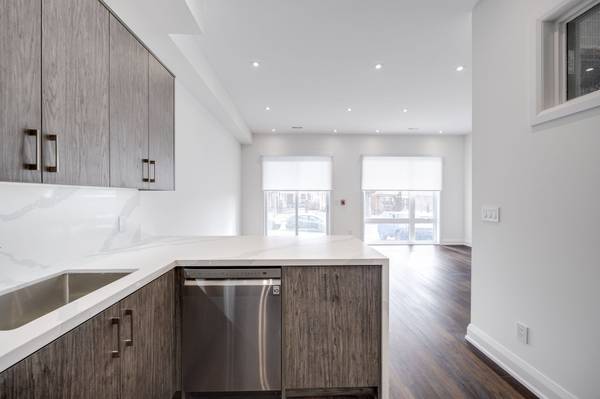 80 Holwood AVE #4, Toronto W03, ON M6M 1P6