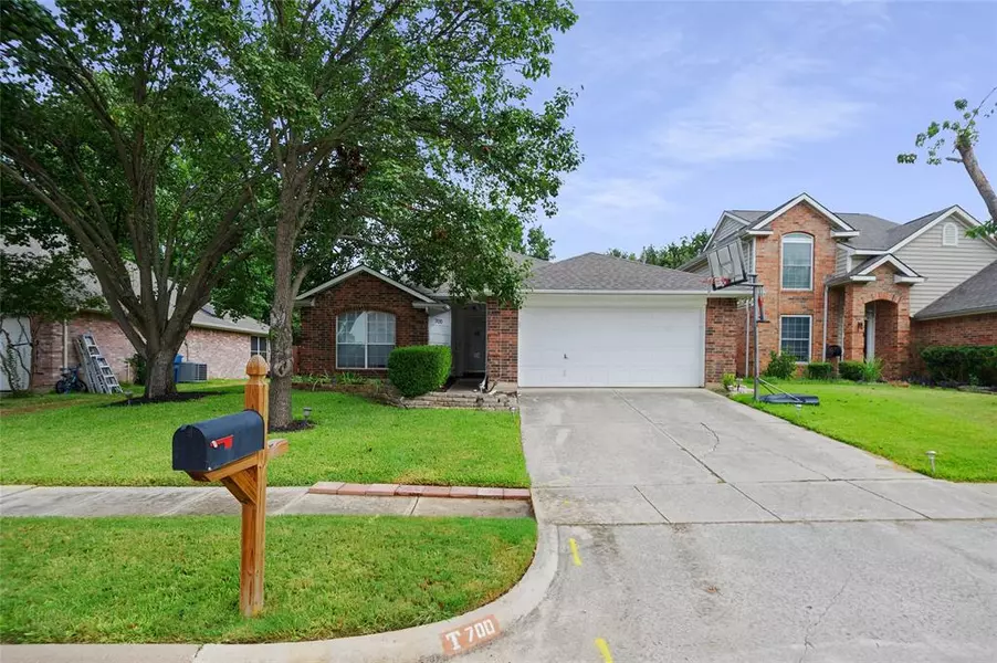 700 Teakwood Drive, Flower Mound, TX 75028