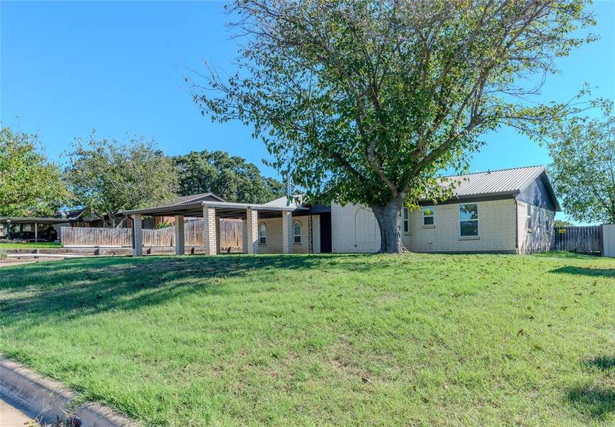 606 S College Avenue, Eastland, TX 76448