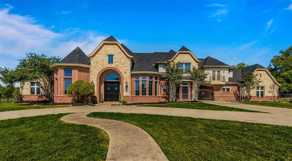 347 Yosemite Falls Drive, Sunnyvale, TX 75182