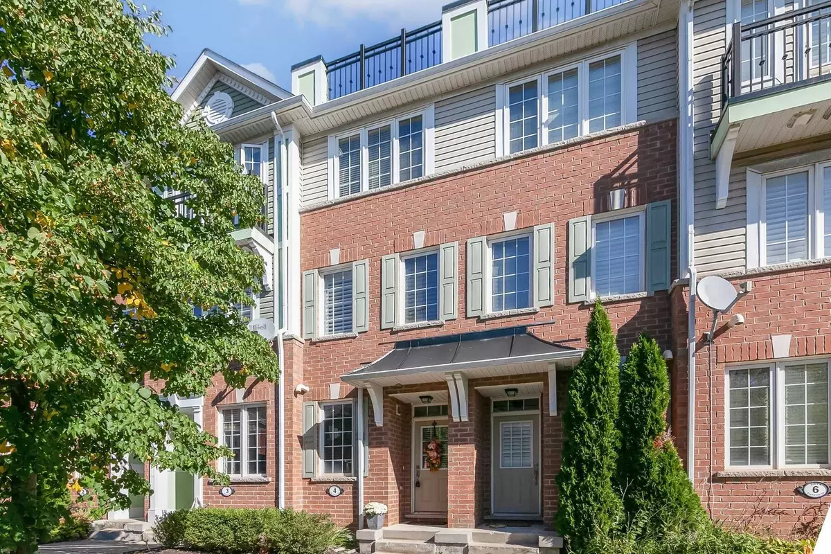 Oakville, ON L6M 0K5,2614 Dashwood DR #4