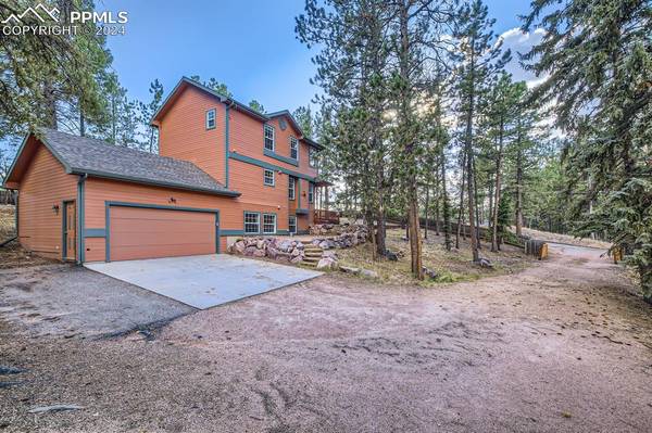 Woodland Park, CO 80863,901 Teller LN