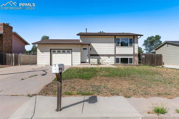 6790 Goldfield DR, Colorado Springs, CO 80911