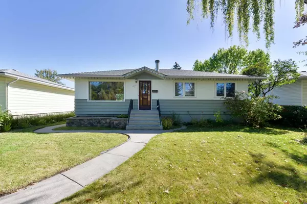 4320 45 ST Southwest, Calgary, AB T3E 3W1