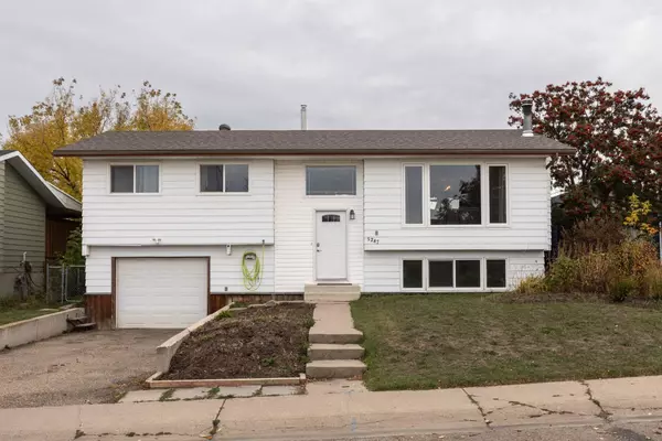 5247 44 Street Close, Innisfail, AB T4G 1K5