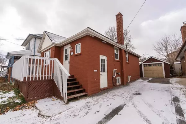 Oshawa, ON L1J 4Y4,210 Gibbons ST