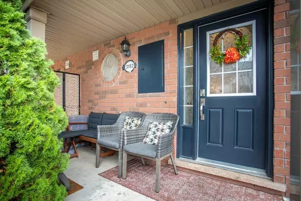 Oakville, ON L6M 5H8,3192 Stornoway CIR