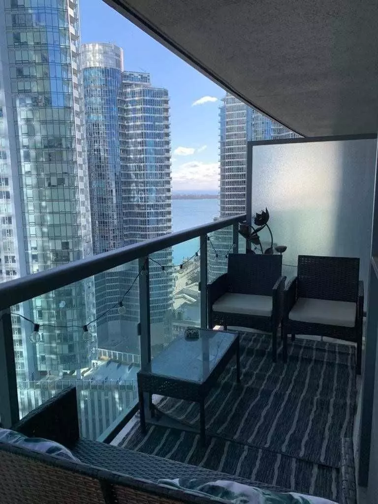 Toronto C01, ON M5J 3A3,19 Grand Trunk CRES E #2808