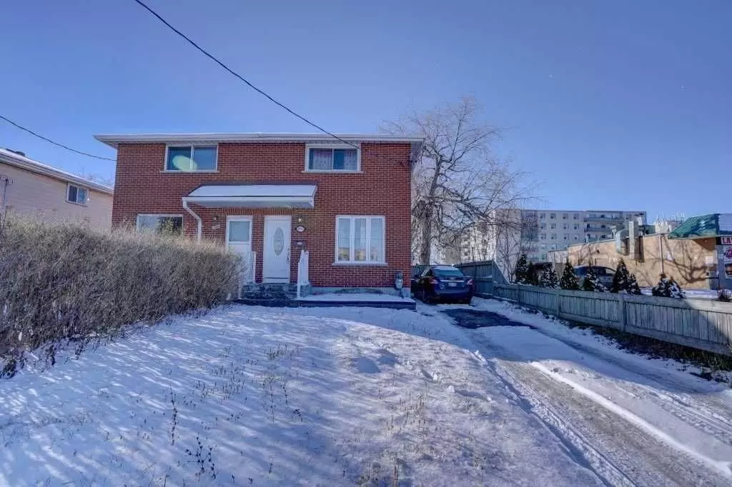 Oshawa, ON L1J 3R9,1092 Cedar ST