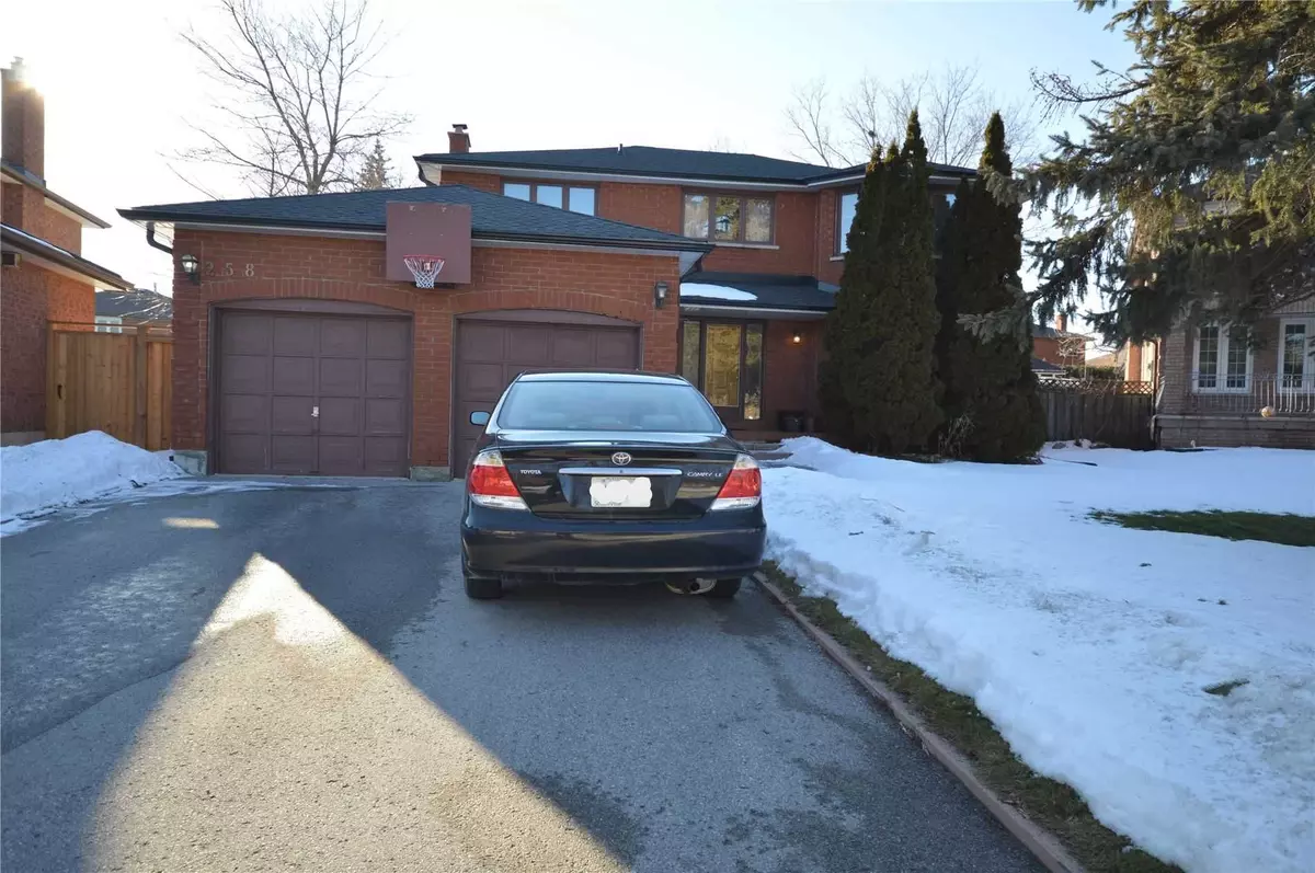 Whitchurch-stouffville, ON L4A 5B3,258 Geoffrey CRES