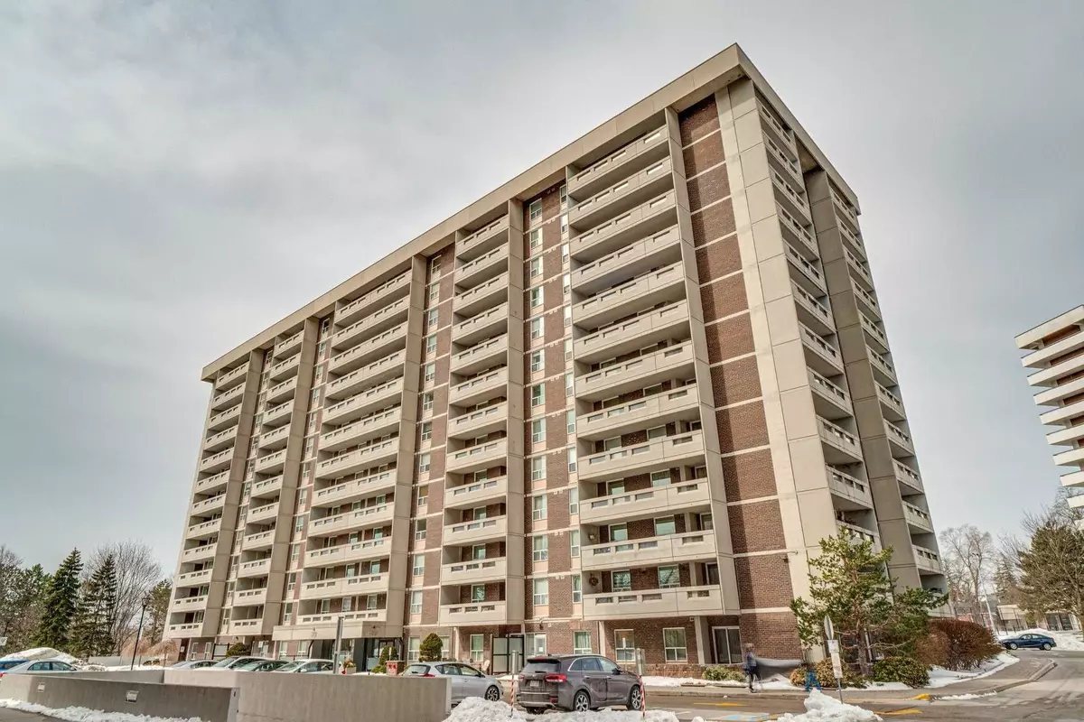 Markham, ON L3T 4T7,60 Inverlochy BLVD #209