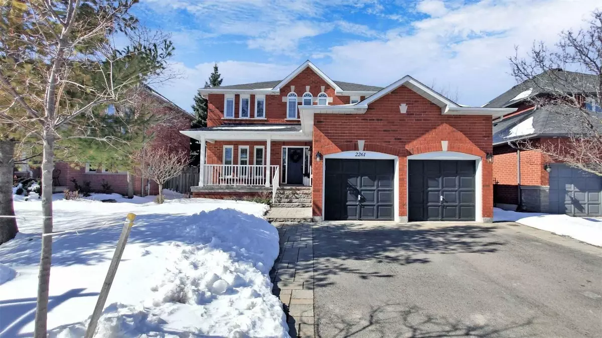 Oakville, ON L6M 3M5,2261 Hilltop LN