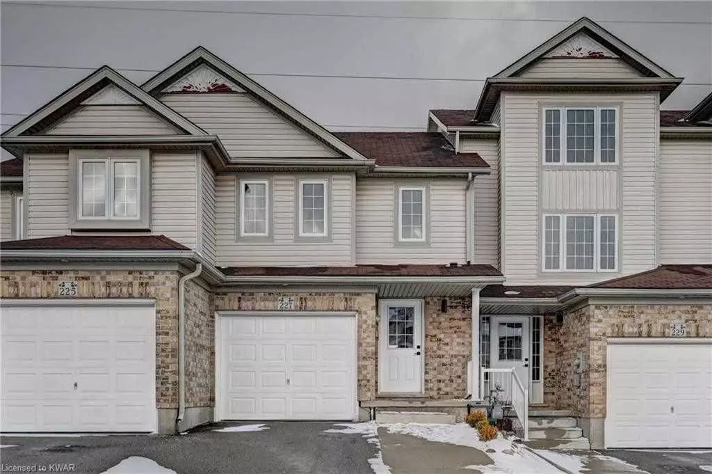 Kitchener, ON N2E 4J5,227 Red Clover CT