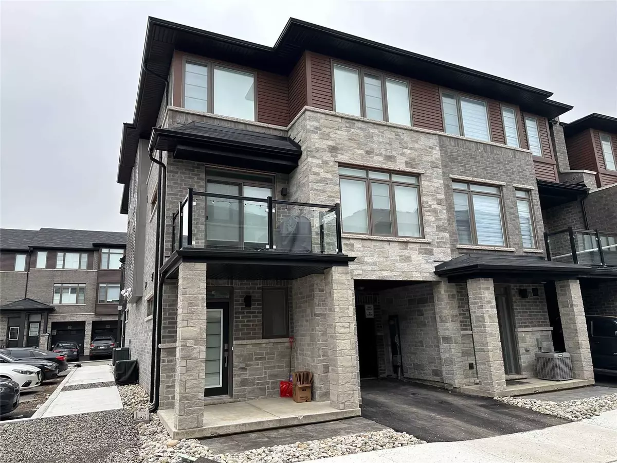 Lincoln, ON L0R 1B4,5000 Connor DR #11