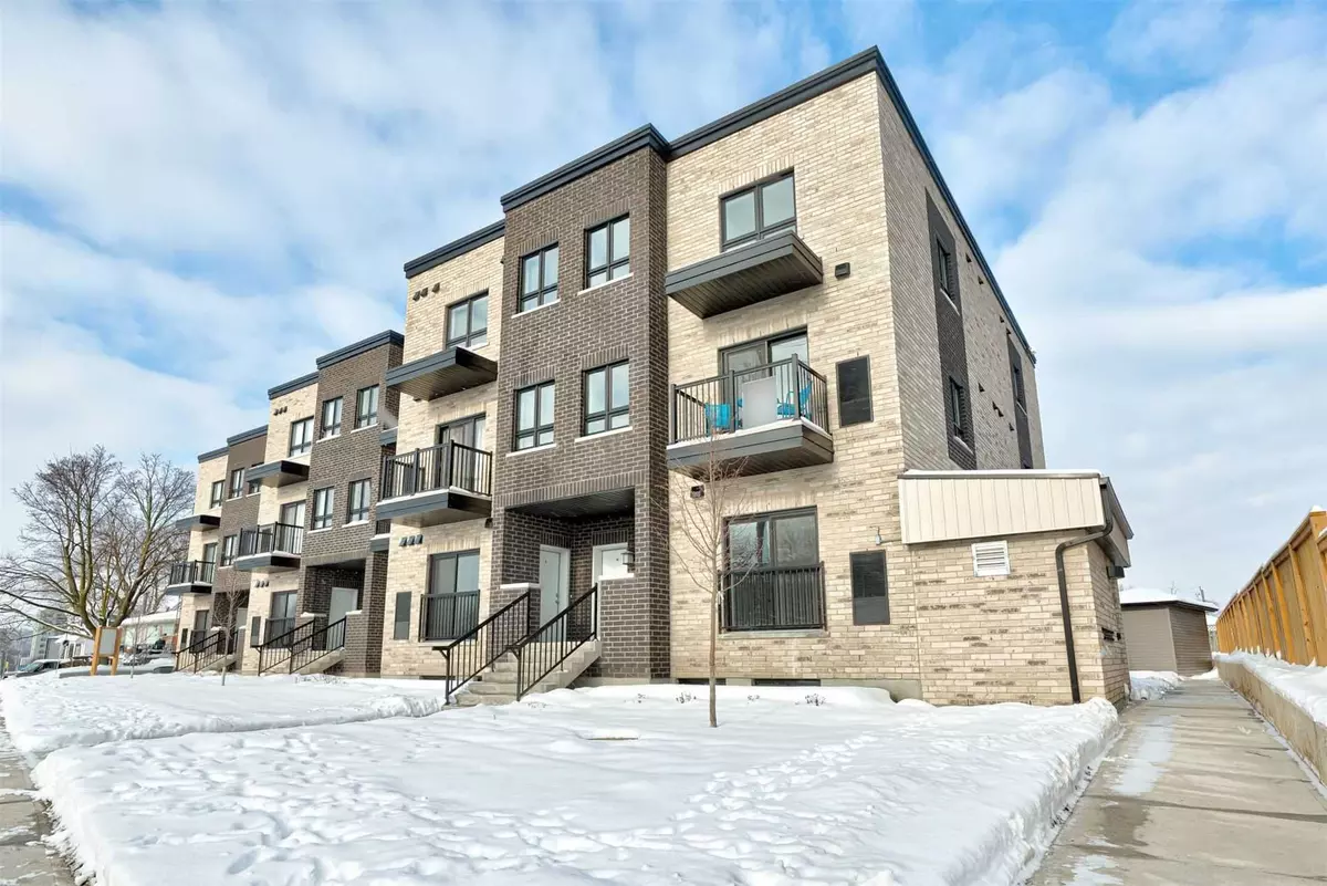 Kitchener, ON N2M 0C3,600 Victoria ST S #11