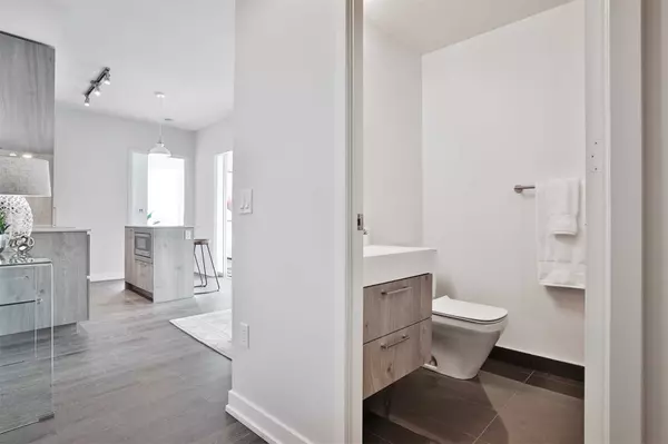 Toronto C09, ON M4W 0B1,1 Yorkville AVE #3408