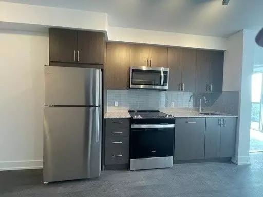 Oshawa, ON L1L 0R5,2550 Simcoe ST N #2318