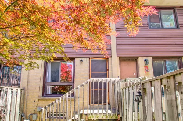 Toronto E01, ON M4M 3H5,275 Broadview AVE #148