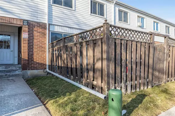 Oshawa, ON L1J 6J2,1010 Glen ST #105