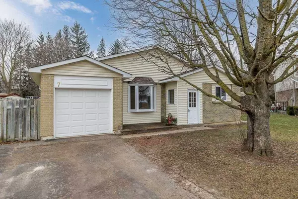 New Tecumseth, ON L0G 1W0,7 Pettit CT