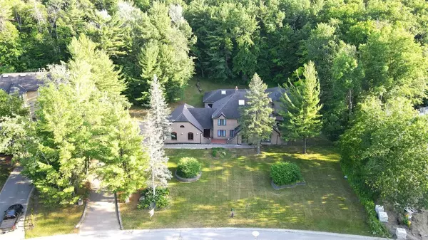 Vaughan, ON L6A 1G1,322 Woodland Acres CRES