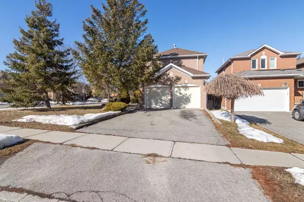 Newmarket, ON L3X 2C9,310 Narinia CRES