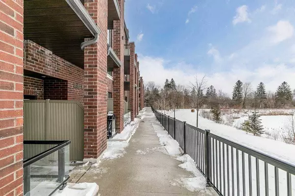 Whitchurch-stouffville, ON L4A 4T4,7 Bellcastle Gate #135