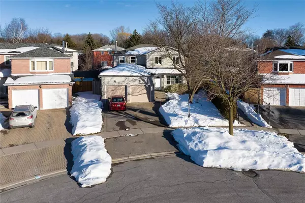 Newmarket, ON L3Y 7K2,372 Kelly CRES