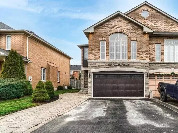 Oakville, ON L6M 4B1,1495 Warbler RD