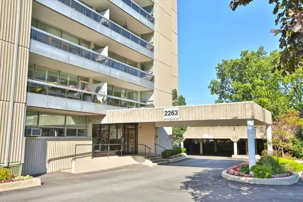 Oakville, ON L6L 5K1,2263 Marine DR #107