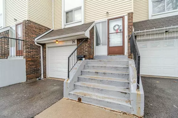 Brampton, ON L6T 3Z3,26 Sandringham CT