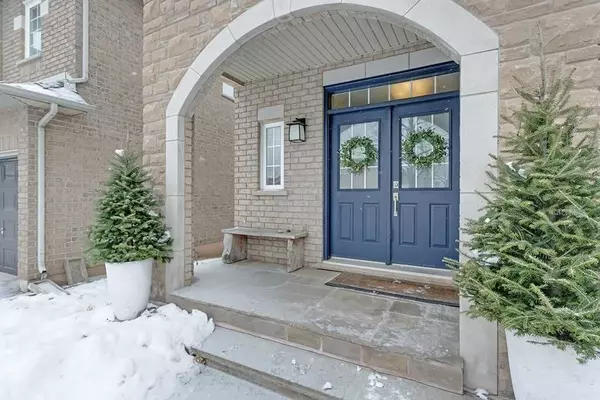 Oakville, ON L6M 4V4,2430 Blue Holly CRES