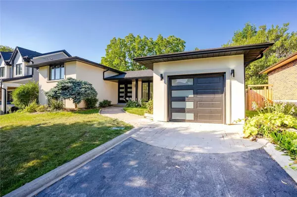 Oakville, ON L6L 3N8,442 Southland CRES