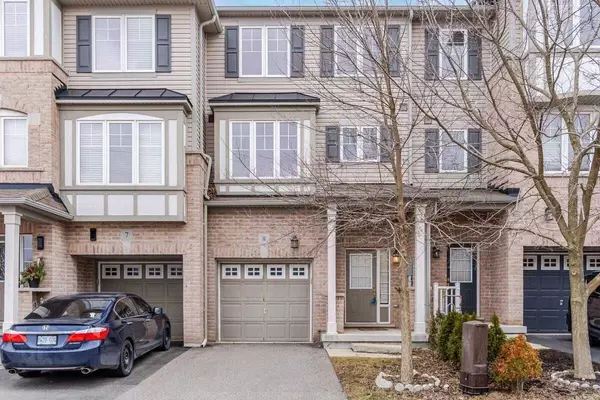 Oakville, ON L6M 0M1,2006 Trawden WAY #8