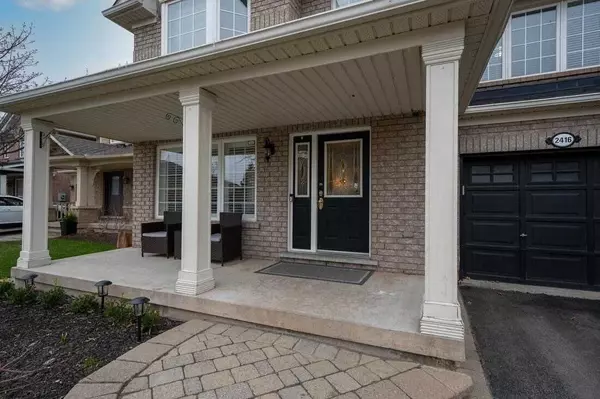 Oakville, ON L6M 3Y6,2416 Guildstone CRES