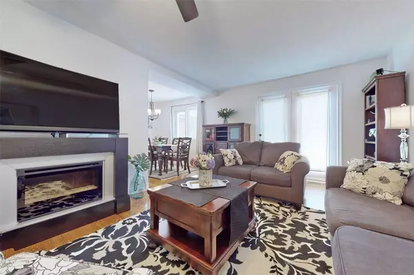 Brampton, ON L6W 3C4,99 Town House CRES