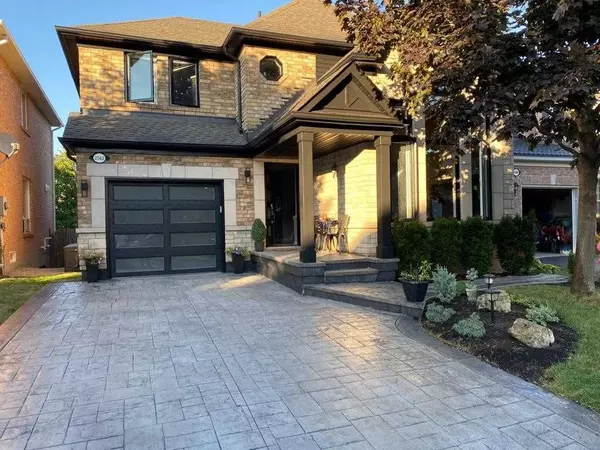 Oakville, ON L6M 4Y2,2582 Falkland CRES