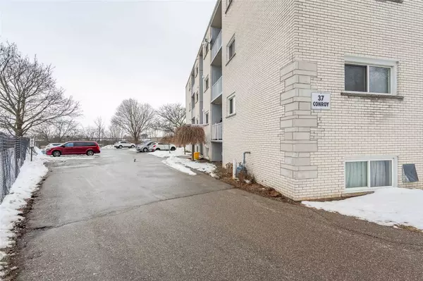 Guelph, ON N1G 2V5,37 Conroy CRES #14